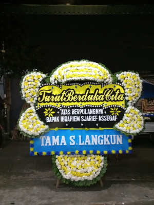 Papan Bunga Duka di Aro Iv Korong